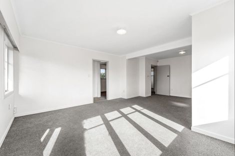 Photo of property in 35 Eastglen Road, Glen Eden, Auckland, 0602