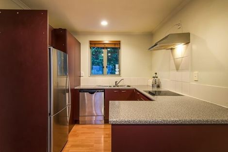 Photo of property in 37 Verdale Circle, Glen Eden, Auckland, 0602