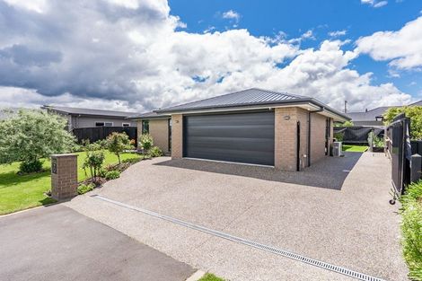 Photo of property in 16 Carrick Place, Mosgiel, 9024