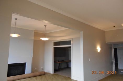 Photo of property in 10 Hawker Street, Mount Victoria, Wellington, 6011