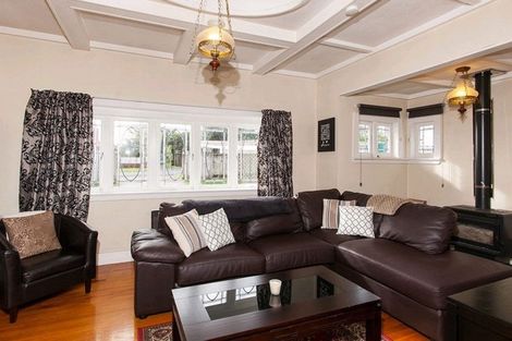Photo of property in 16 Jasper Avenue, Mount Roskill, Auckland, 1041