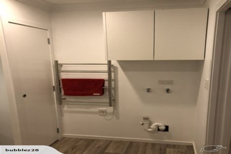 Photo of property in 5 Ngatoa Place, Glenfield, Auckland, 0629