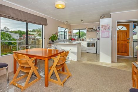 Photo of property in 2/9 Bellville Drive, Clendon Park, Auckland, 2103