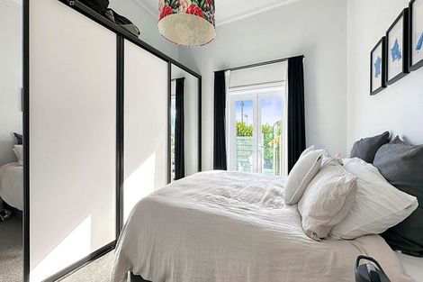 Photo of property in 18 Wairakei Street, Greenlane, Auckland, 1051