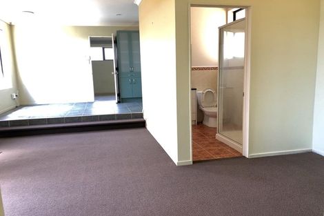 Photo of property in 2 Ballyward Close, East Tamaki, Auckland, 2013