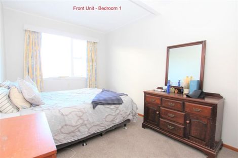 Photo of property in 52 Newlands Road, Newlands, Wellington, 6037