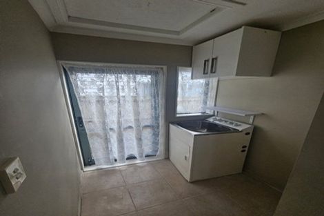 Photo of property in 86 Reeves Road, Pakuranga Heights, Auckland, 2010