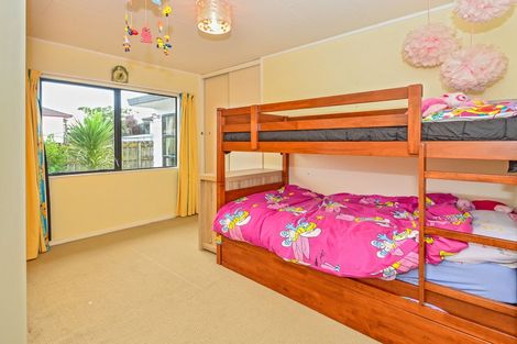 Photo of property in 2/9 Bellville Drive, Clendon Park, Auckland, 2103