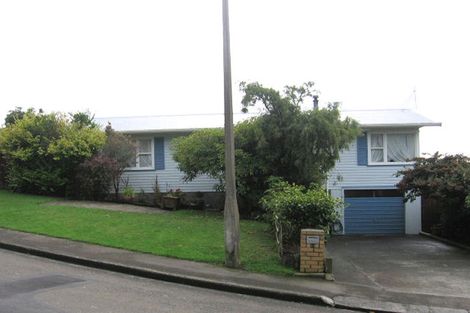 Photo of property in 14 Bellringer Crescent, Newlands, Wellington, 6037