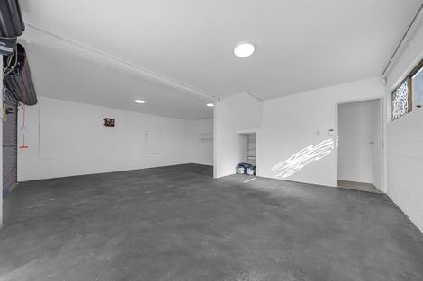 Photo of property in 44 Miltonia Avenue, Te Atatu South, Auckland, 0610