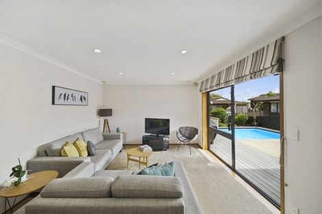 Photo of property in 26 Loloma Drive, Half Moon Bay, Auckland, 2012