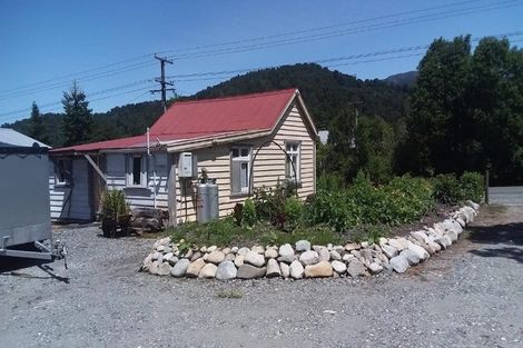 Photo of property in 124 Main Road, Blackball, 7804