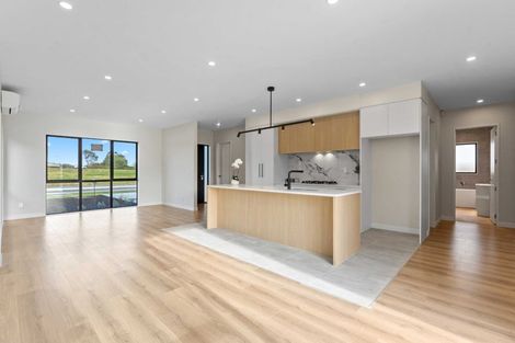 Photo of property in 101 Mutetai Road, Clarks Beach, 2122