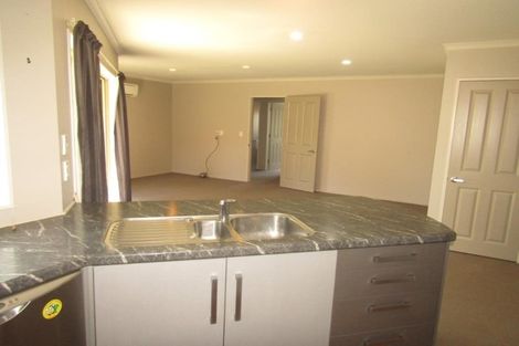 Photo of property in 127 Kirton Drive, Riverstone Terraces, Upper Hutt, 5018