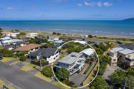 Photo of property in 78 Seaview Road, Paraparaumu Beach, Paraparaumu, 5032