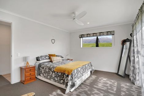 Photo of property in 54 Stratford Drive, Mount Pisa, Cromwell, 9383