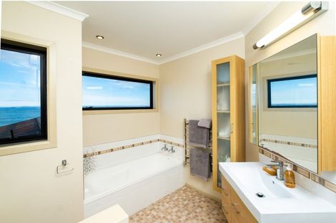 Photo of property in 247 Whirinaki Road, Eskdale, Napier, 4182