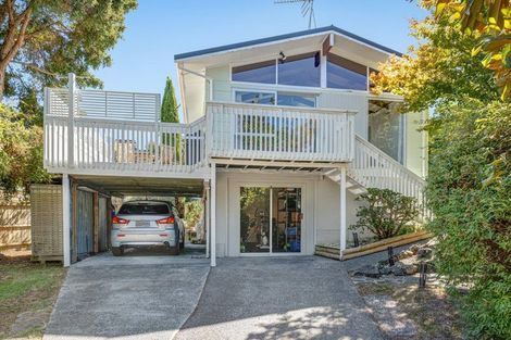 Photo of property in 8 Teviot Place, Totara Vale, Auckland, 0629