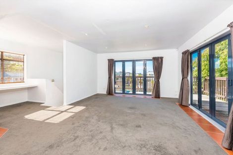 Photo of property in 20a Belleaire Court, West Harbour, Auckland, 0618