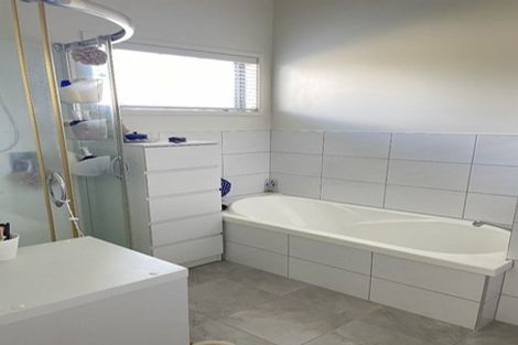 Photo of property in 57 Wellington Street, Howick, Auckland, 2014