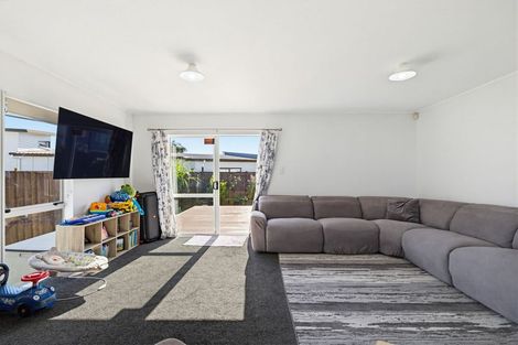 Photo of property in 22a Clarice Place, Takanini, 2112