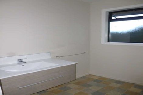 Photo of property in 15 Auburn Avenue, Upper Riccarton, Christchurch, 8041