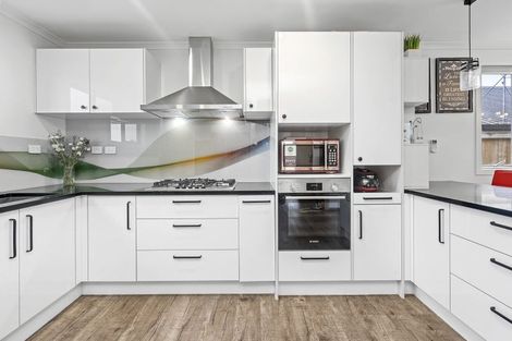 Photo of property in 4 Te Tiireke Drive, Glenview, Hamilton, 3206