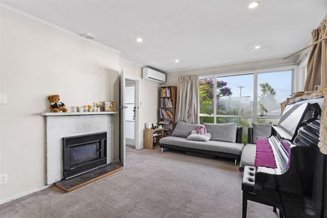 Photo of property in 4 Tonkin Drive, Sunnynook, Auckland, 0620