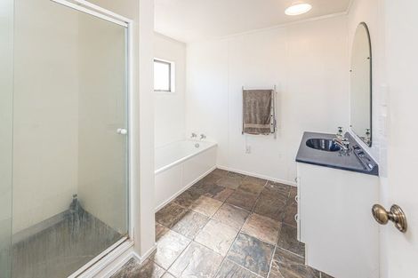 Photo of property in 32 Exeter Crescent, Springvale, Whanganui, 4501