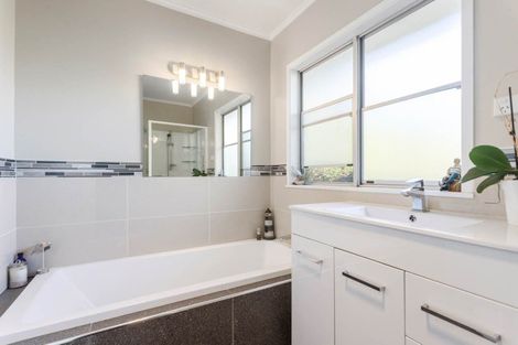 Photo of property in 56 David Avenue, Hillpark, Auckland, 2102