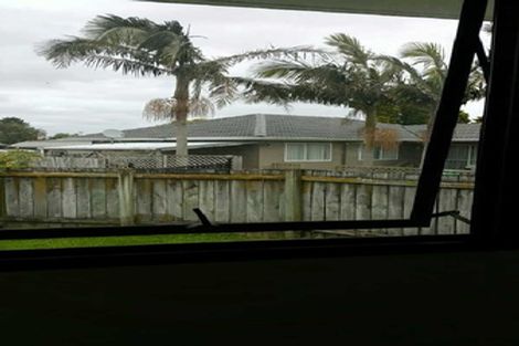 Photo of property in 1/15 Cyril Crescent, West Harbour, Auckland, 0618