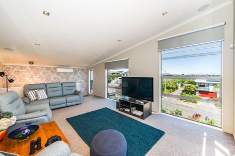 Photo of property in 173 Weggery Drive, Waikanae Beach, Waikanae, 5036