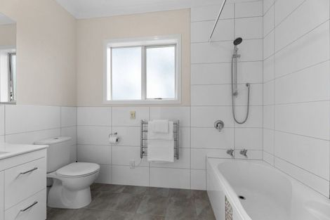 Photo of property in 46 Wharf Road, Clarks Beach, Pukekohe, 2679