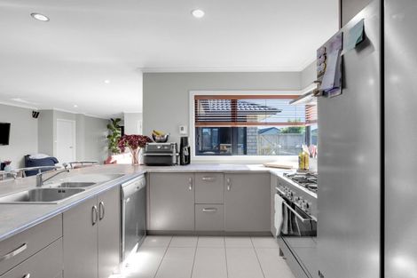 Photo of property in 7 Whitney Place, Rototuna North, Hamilton, 3210