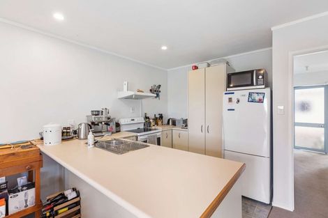 Photo of property in 2 Blumhardt Place, Avondale, Auckland, 1026