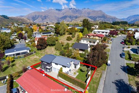 Photo of property in 8 Bracken Street, Arrowtown, 9302