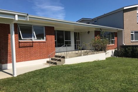 Photo of property in 126 Bleakhouse Road, Mellons Bay, Auckland, 2014