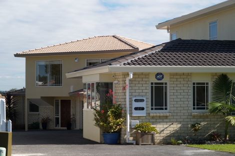 Photo of property in 2/6 Daria Place, Northpark, Auckland, 2013