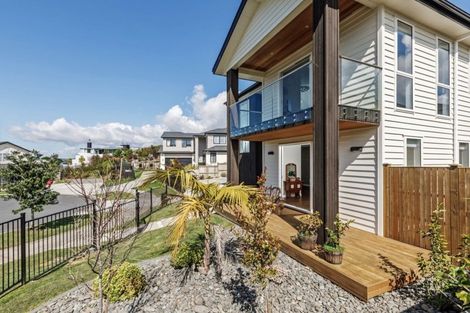 Photo of property in 8 Taraire Place, Orewa, 0931