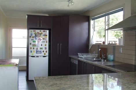 Photo of property in 8 Winifred Avenue, Bayview, Auckland, 0629