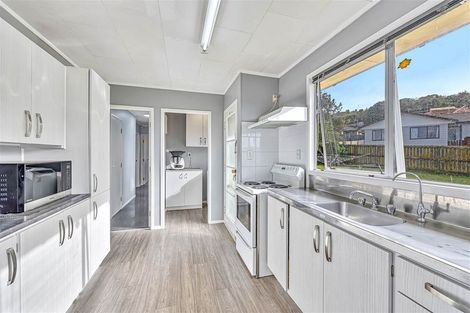 Photo of property in 64 West Harbour Drive, West Harbour, Auckland, 0618