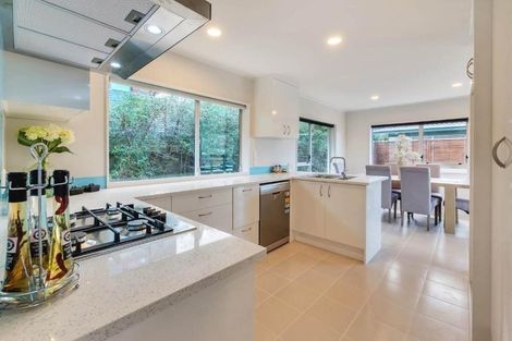 Photo of property in 2/78a Onewa Road, Northcote Point, Auckland, 0627