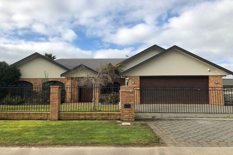 Photo of property in 58 Callum Brae Drive, Rototuna, Hamilton, 3210