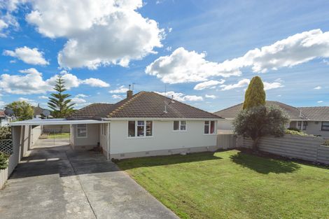 Photo of property in 7 Bristol Crescent, Roslyn, Palmerston North, 4414