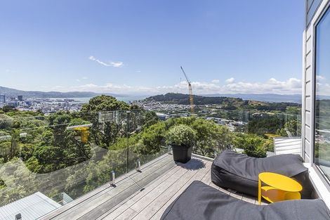 Photo of property in 10 Dorking Road, Brooklyn, Wellington, 6021