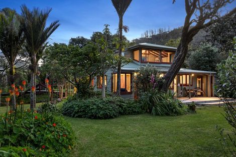 Photo of property in 66 Karekare Road, Karekare, Auckland, 0772