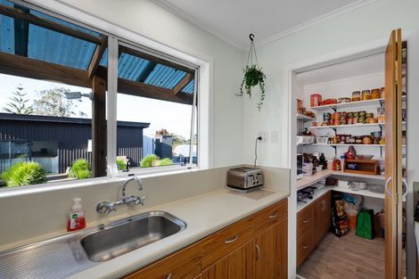 Photo of property in 37 Warwick Road, Stratford, 4332