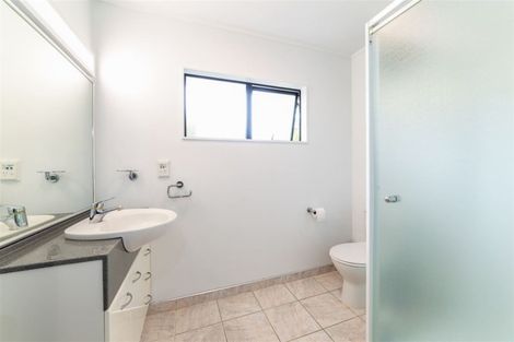 Photo of property in 2/12 Belmont Terrace, Milford, Auckland, 0620