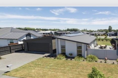Photo of property in 35 Te Whenu Crescent, Marshland, Christchurch, 8083