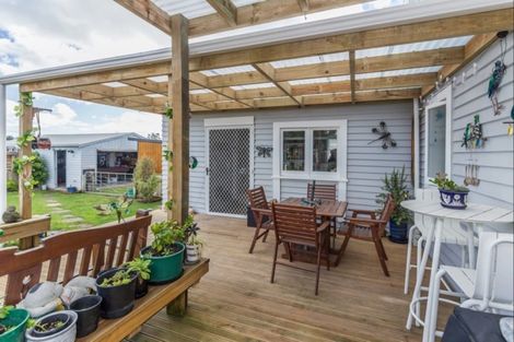 Photo of property in 22 Barling Street, Himatangi Beach, Foxton, 4891